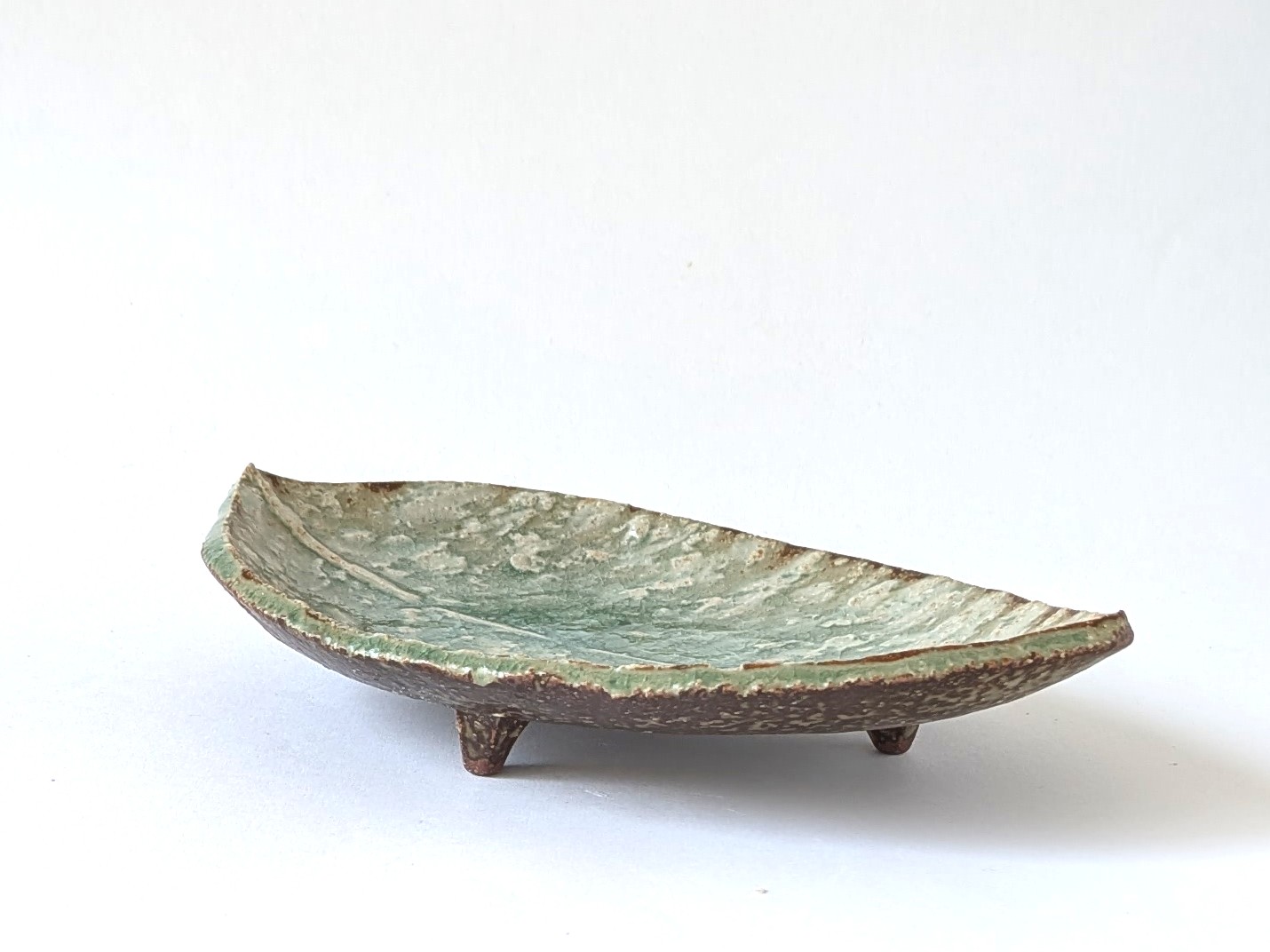 灰釉　木の葉皿